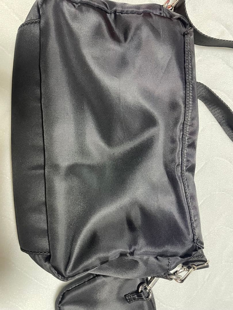 『REFLEM/レフレム』ロゴチャーム付きボディバッグ/ボディBAG