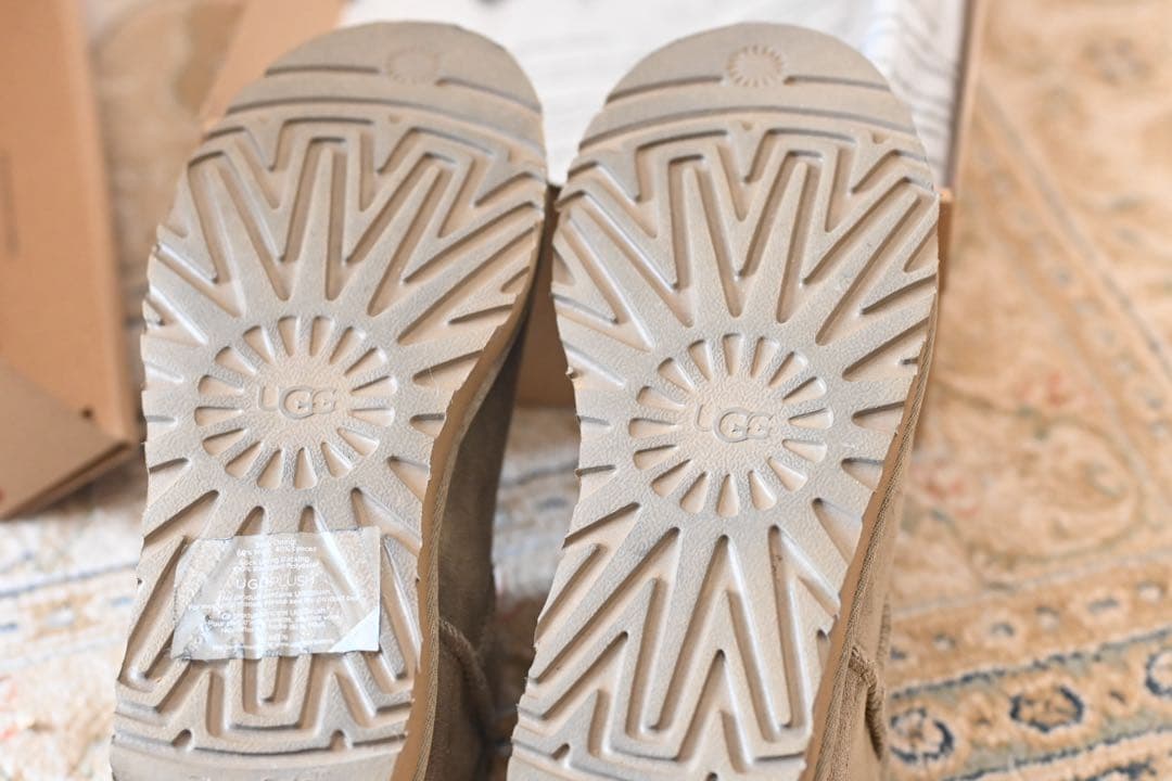 極美品　UGG グレー ムートンブーツ