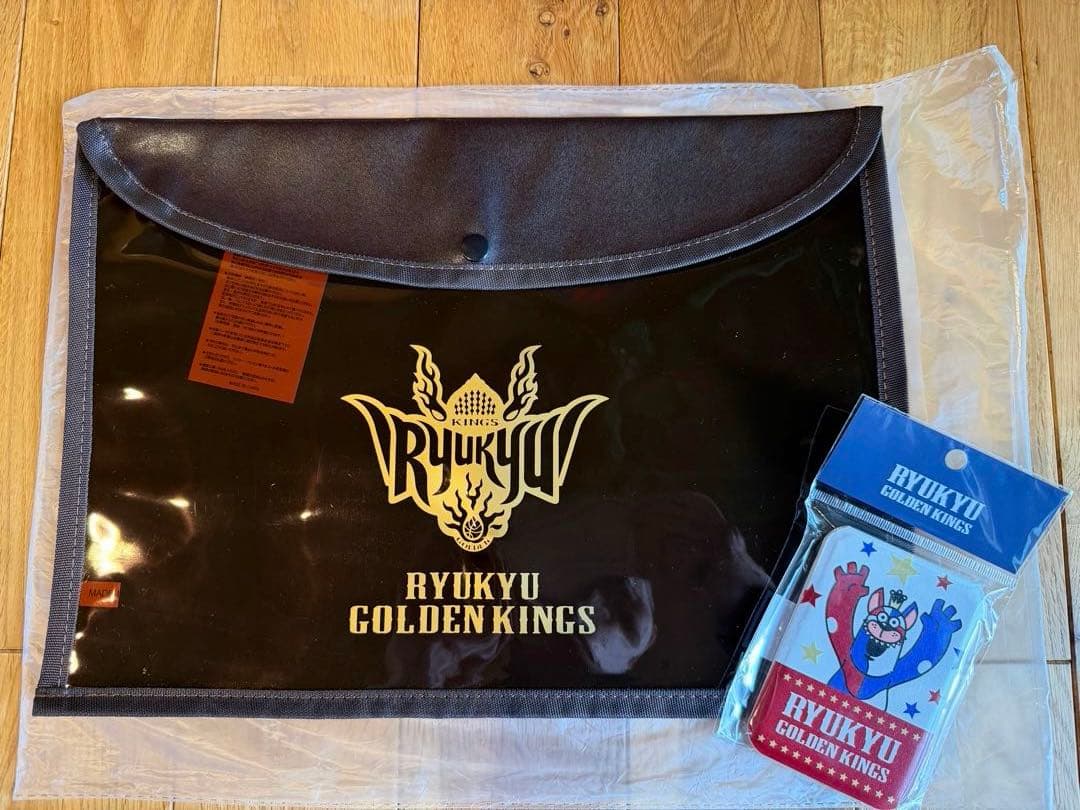 琉球ゴールデンキングス　ネオン時計　スマホスタンド　ポーチ　セット