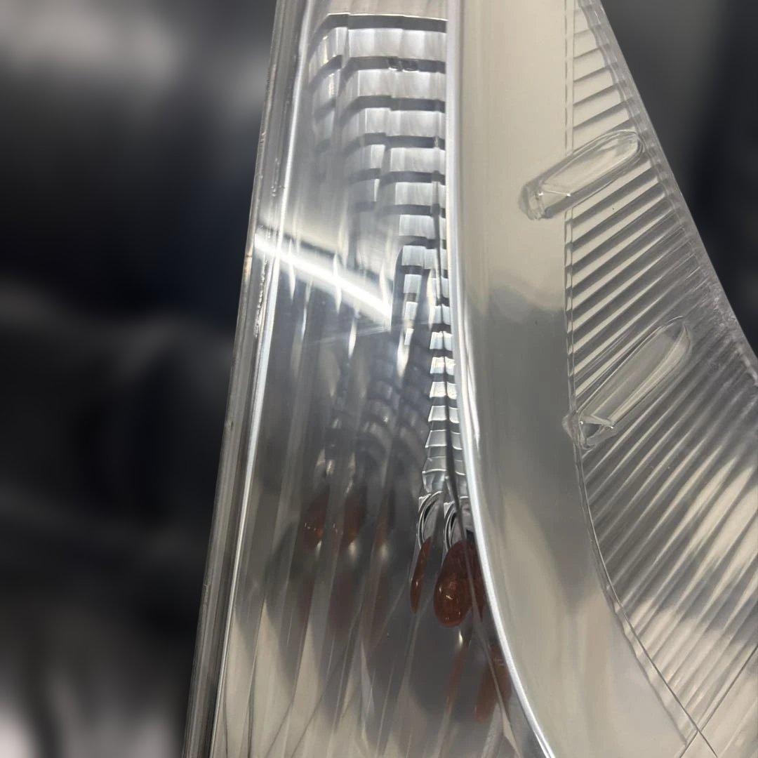 トヨタアクア NHP10 純正 右 テールランプ