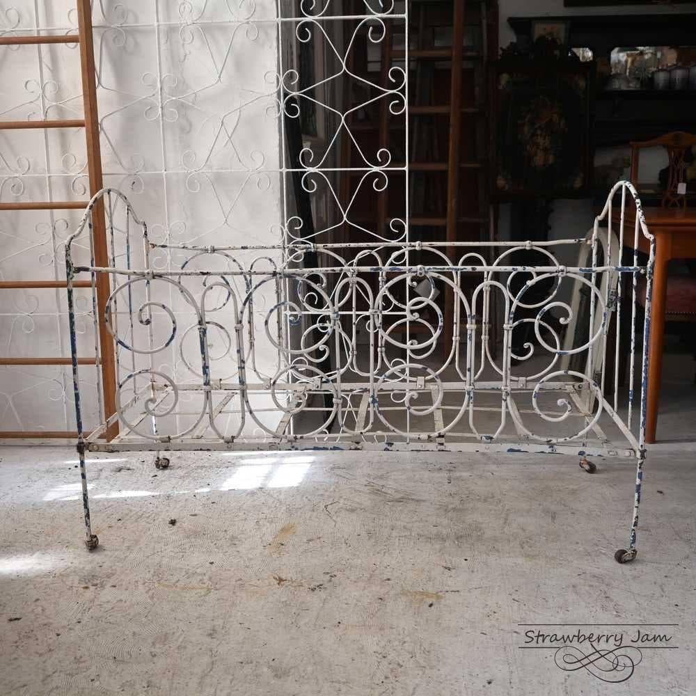 L3710-90 フランスアンティーク アイアン ガーデニング ベビーベット