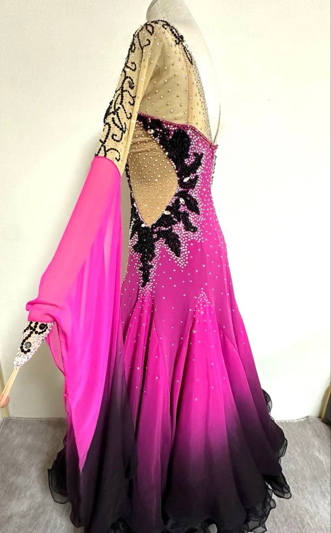 白樺ドレス　社交ダンスドレス　ピンク×ブラックグラデーション