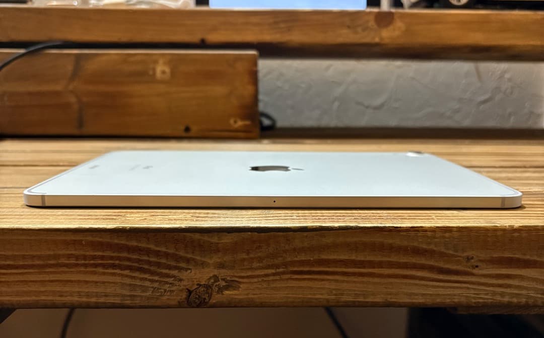 iPad Pro 11 第一世代 シルバー セルラー 純正Keyboard付