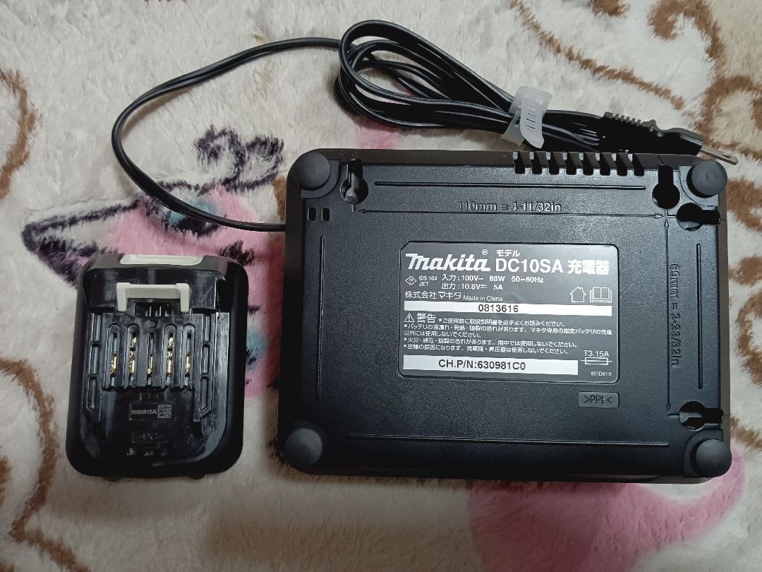 マキタ CL106FD 充電式クリーナー　バッテリー、充電器付