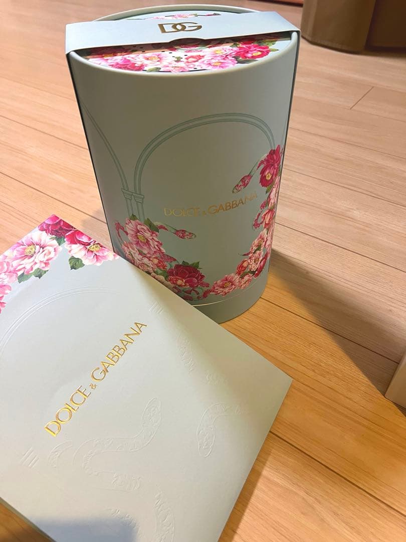 ドルチェ＆ガッバーナ　非売品　ノベルティ　花柄スイーツBOX 小物入れ