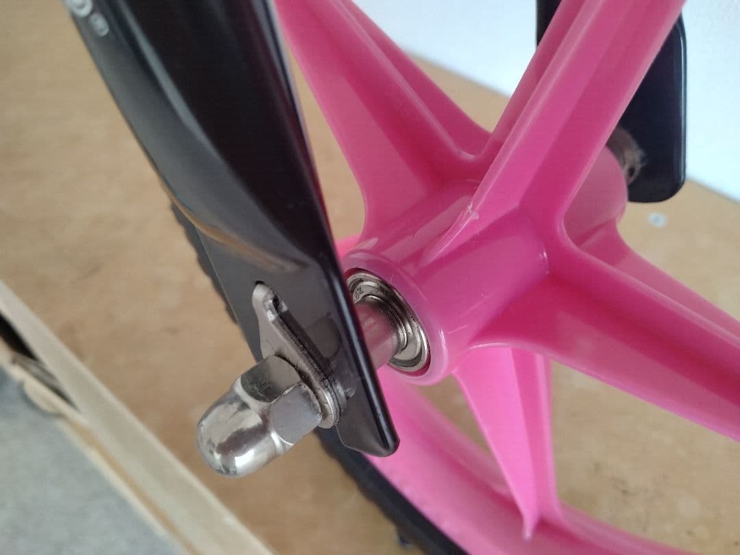 【室内保管】ストライダー スポーツ12インチ　ブルー×ピンク/STRIDER