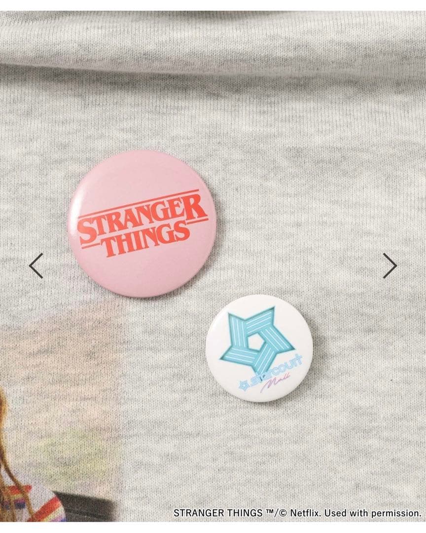 STRANGER THINGS ニコアンドコラボ 缶バッチ付きパーカー　Mサイズ