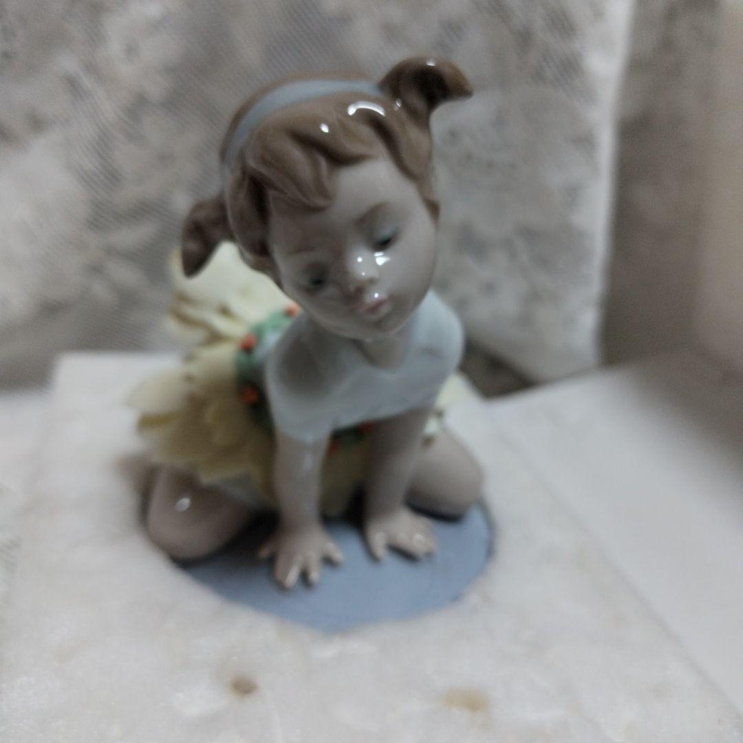 リヤドロ6691 　デイジー　花弁スカート