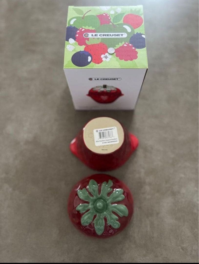 ラスト1点　レア　新品　ル・クルーゼ　ミニ・ストロベリー　いちご　小物入れ