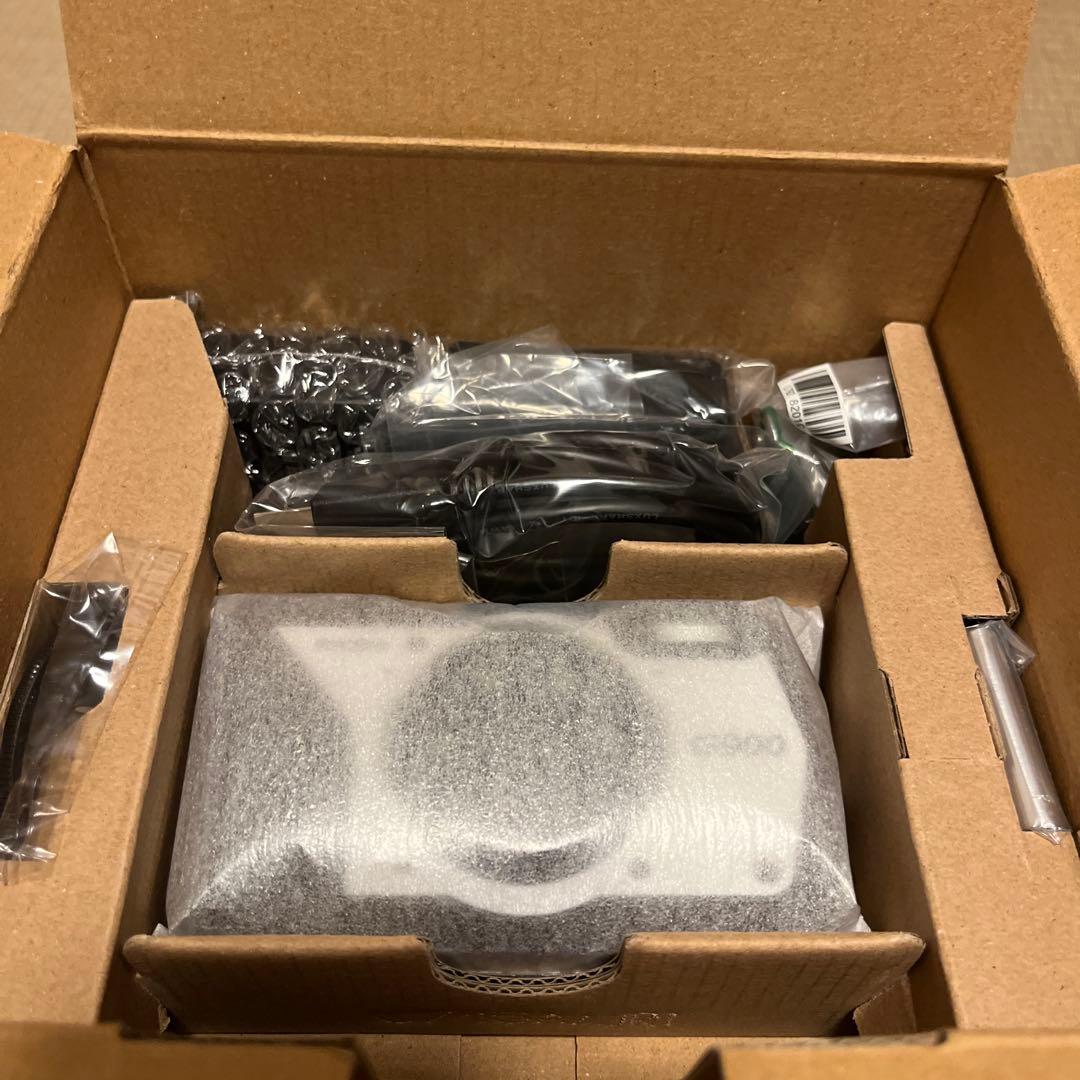 B*T様 リコー　G900 デジタルカメラ　新品　未使用品