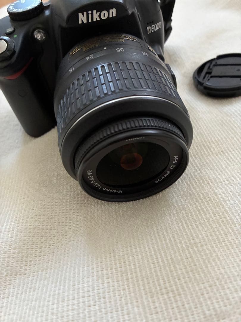 Nikon d5000 一眼レフカメラ