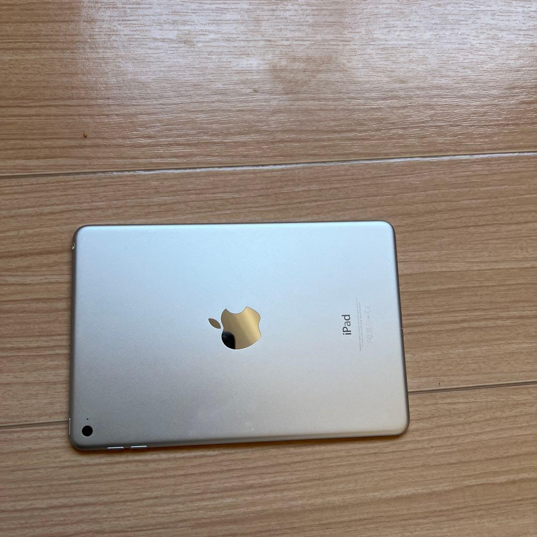 a*️様 iPad mini4 モデル 128GB シルバー 本体 キーボードケ