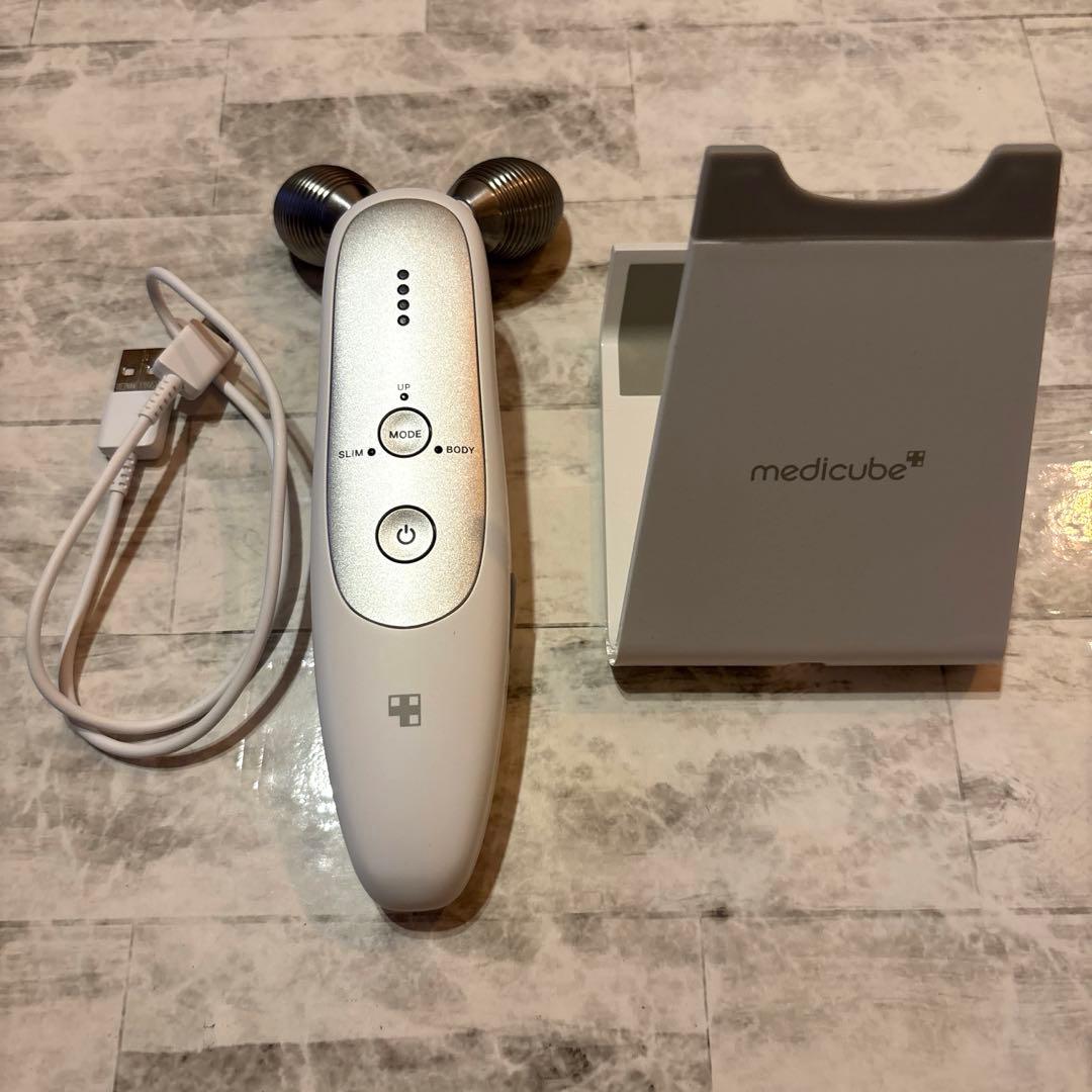 メディキューブ AGE-R EMSダーマショット