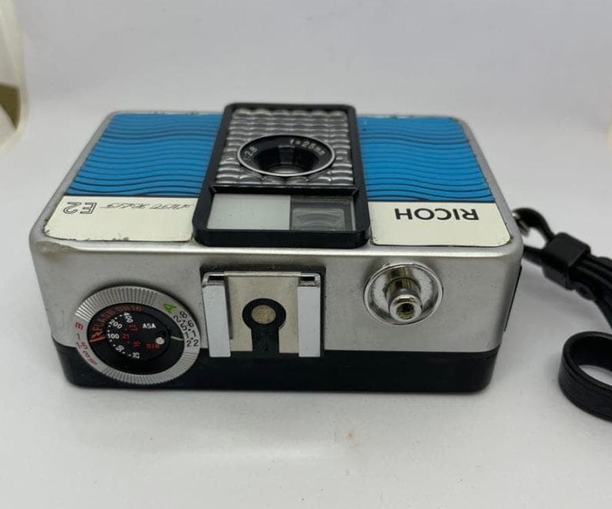 【ジャンク】ケース、ストラップ付 RICOH AutoHalf E2