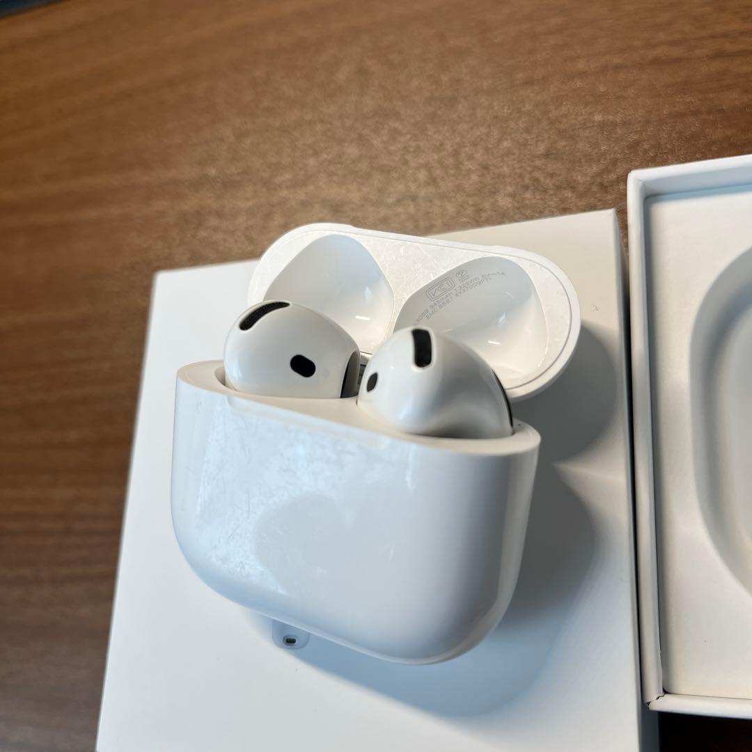 AirPods4 ノイキャン搭載　中古