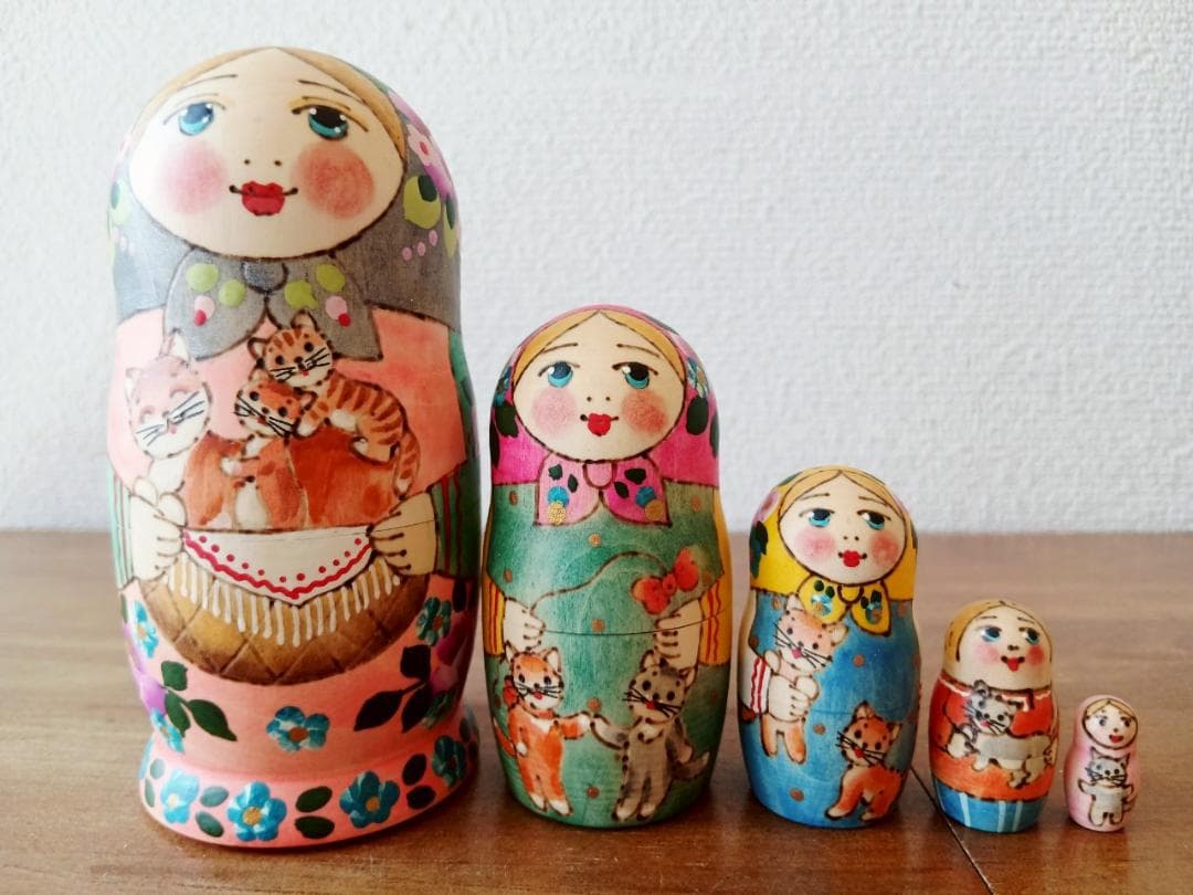 【LYH058】 北欧ロシア雑貨、マトリョーシカ【3匹の猫】リューバ作