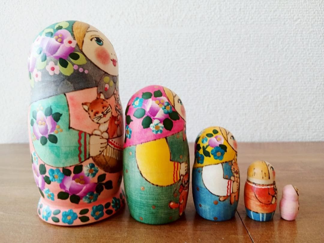 【LYH058】 北欧ロシア雑貨、マトリョーシカ【3匹の猫】リューバ作