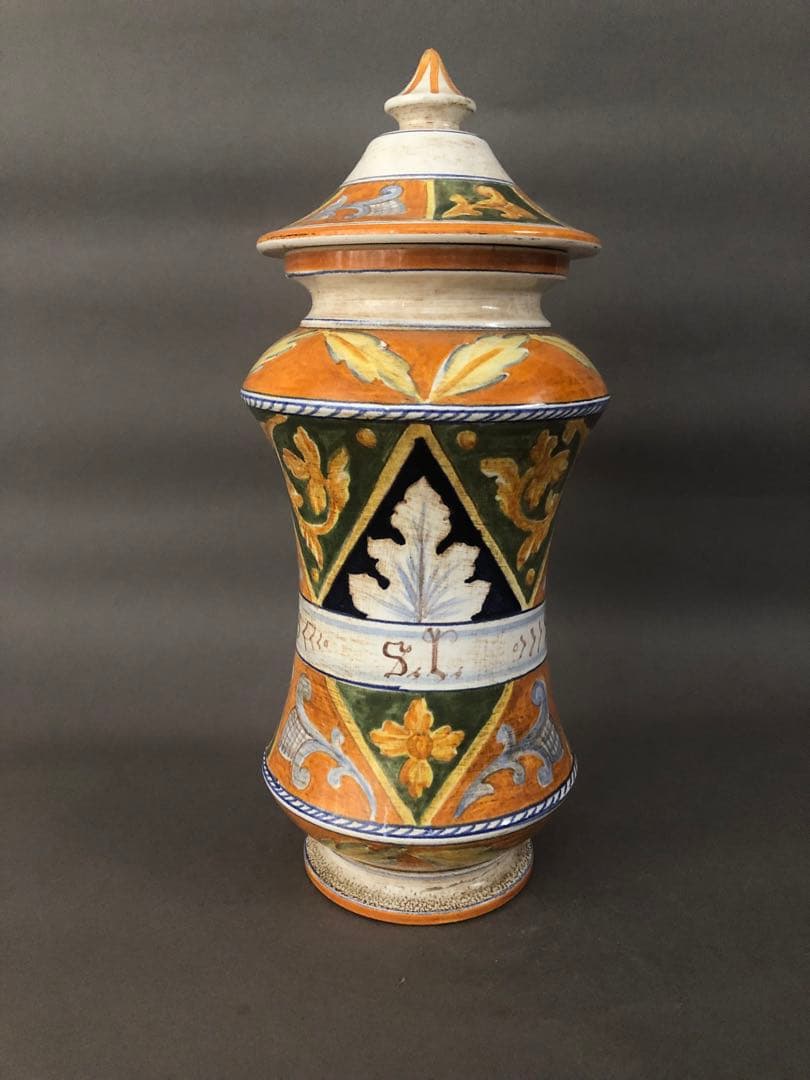 イタリア陶器　薬壺