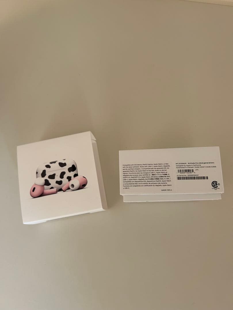 AirPods pro 第2世代 ColorWare塗装 ウシ模様