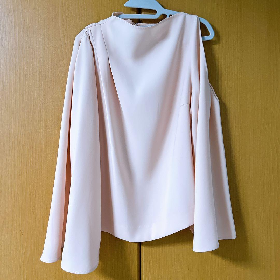【美品】アシメネックサテンブラウス コーラル アニュアンス