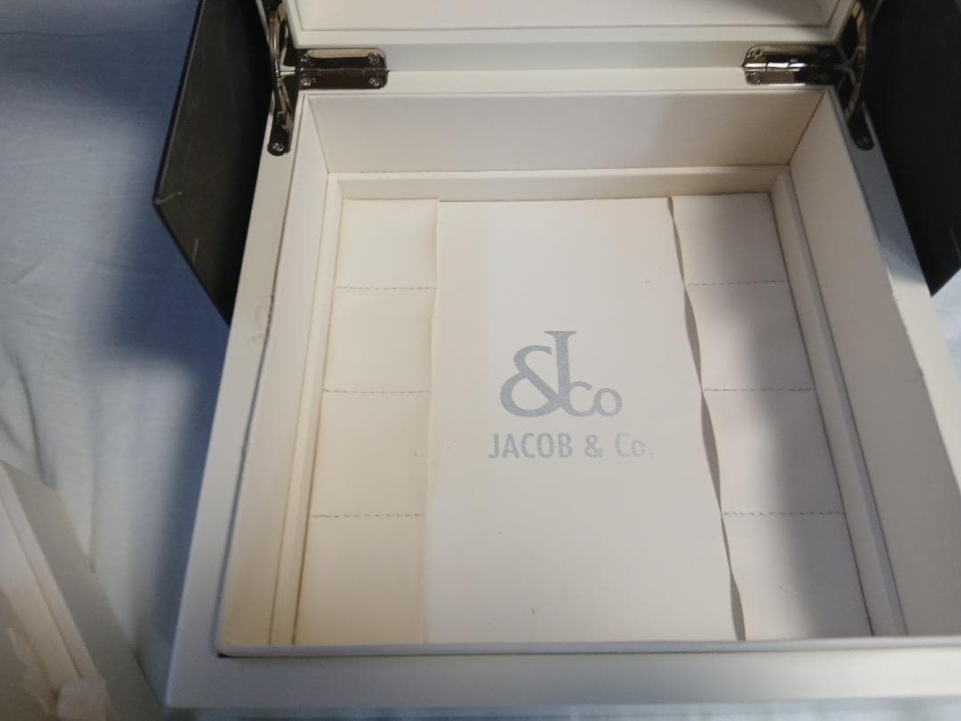 JACOB & Co. 幾何学デザイン ボックス