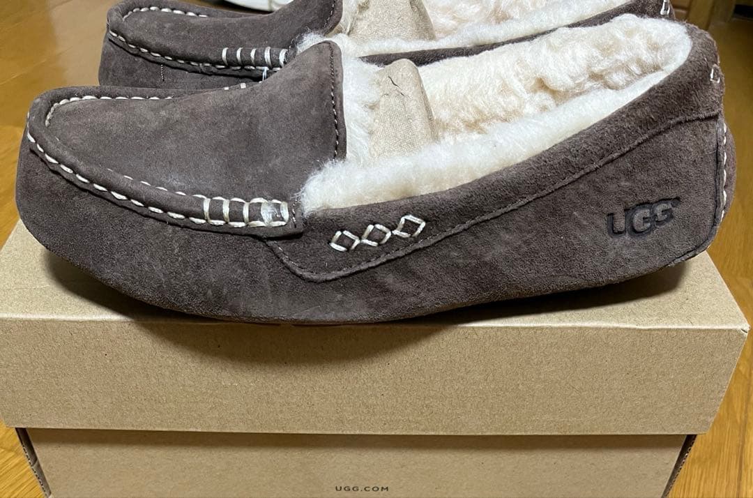 UGG アグ　アンスレー　モカシン24cm チョコレート