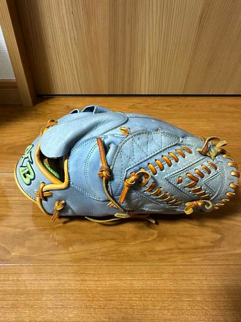 アクセフベルガード 投手用グラブ