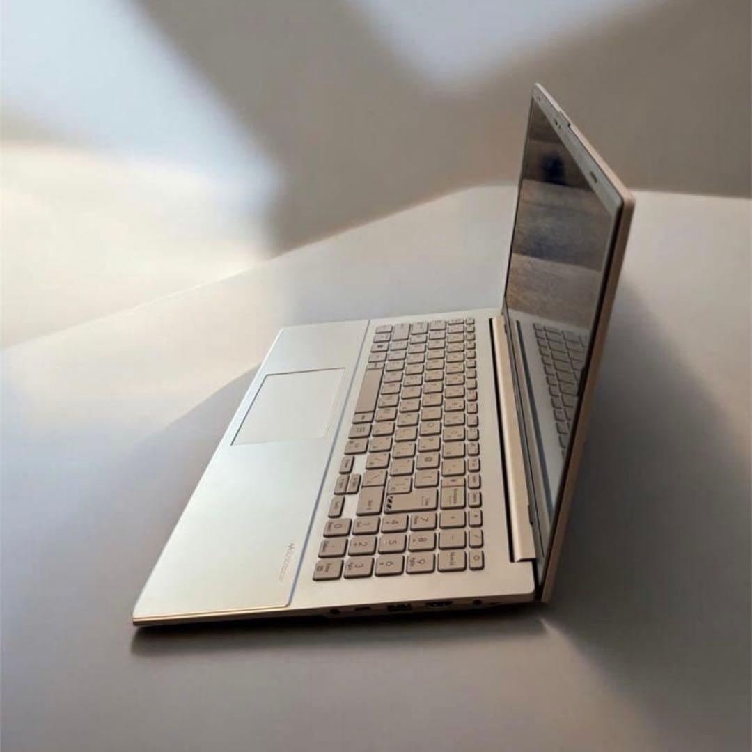 ASUS Vivobook Ryzen 3 7320U 15.6インチ