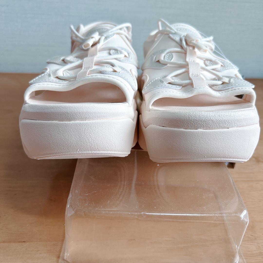 新品箱付き★ナイキ NIKE エアマックス ココ　サンダル アイボリー 24