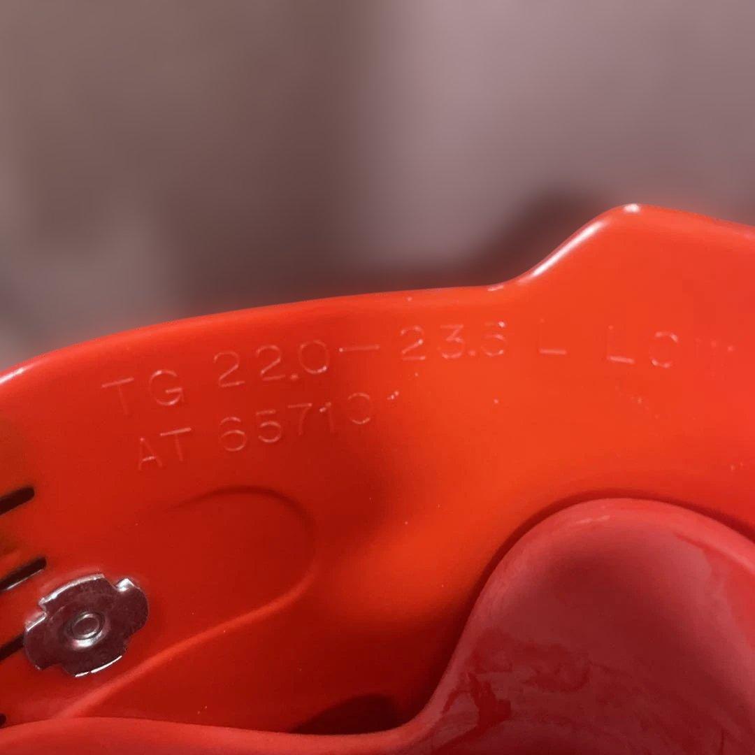 アトミック　スキー用ブーツ redster ＷＣ90 レディース　キッズ用