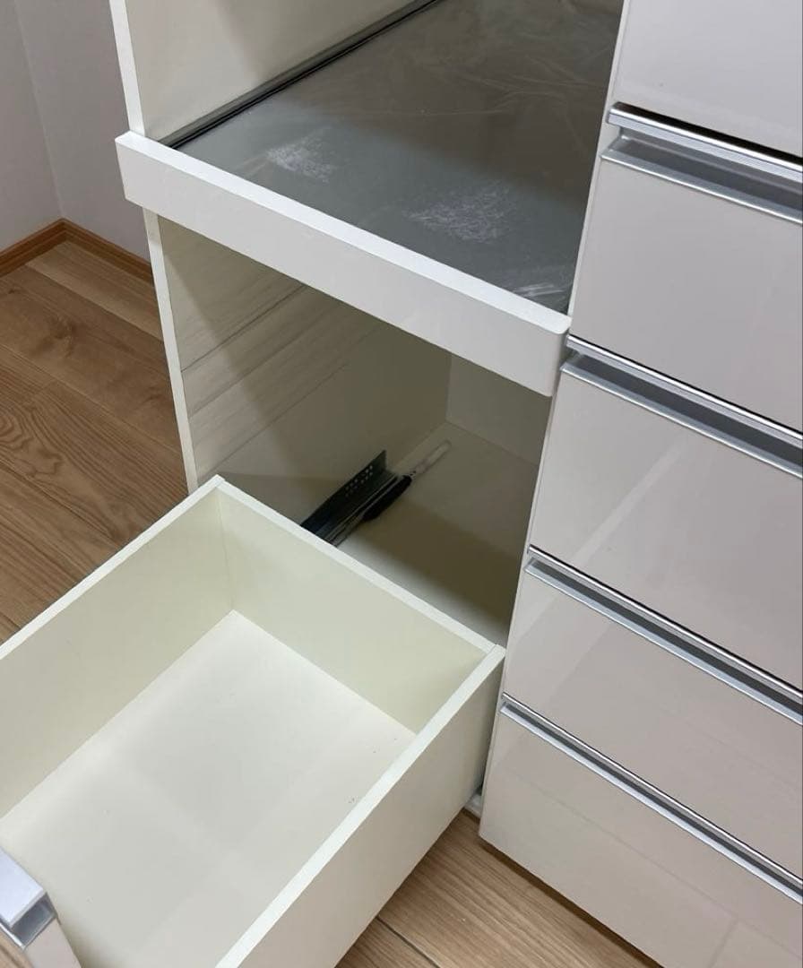 パモウナ　食器棚　白　幅艶あり　ハイタイプ　横140センチ