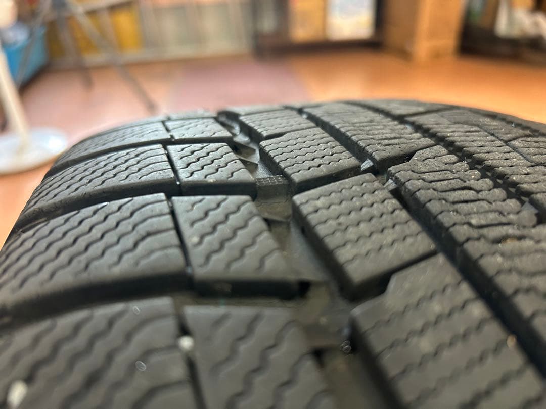 225/60R18 ホイール　スタッドレス4本セット　18インチ　トーヨータイヤ