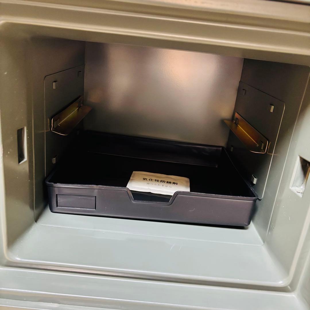 キング工業株式会社 とびら付き耐火庫　耐火金庫 セキュリティ日本製　送料込み