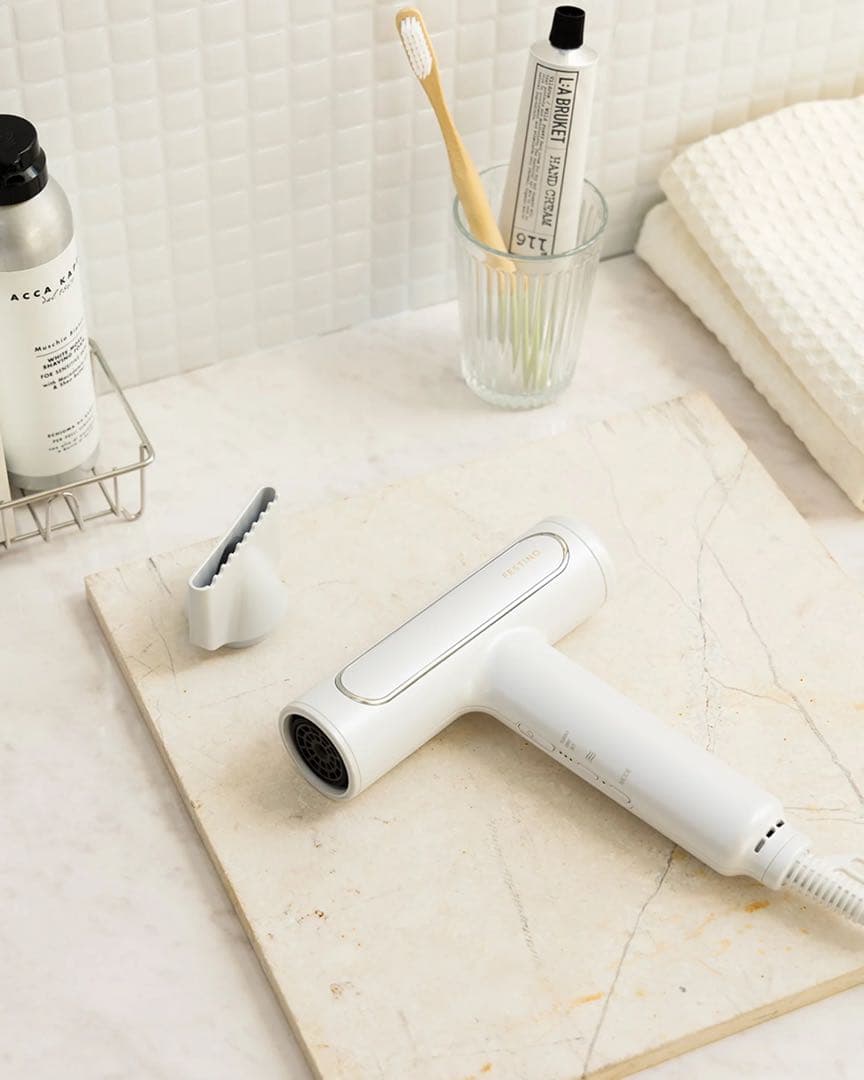 FESTINO ツヤモイストドライヤー　ホワイト