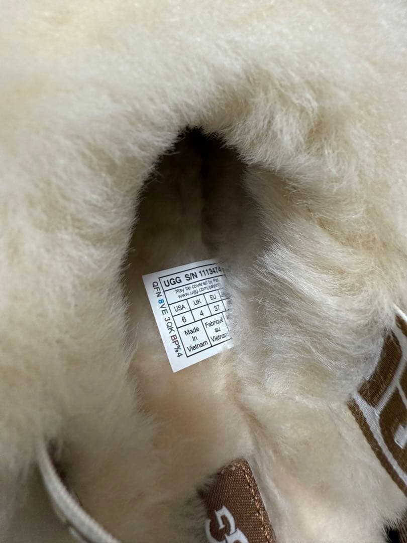 UGG FUNKETTE アグ ファンケット 厚底 ファー サンダル ムートン