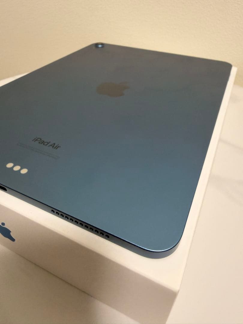 iPad Air 第5世代　Wi-Fiモデル　64GB ブルー