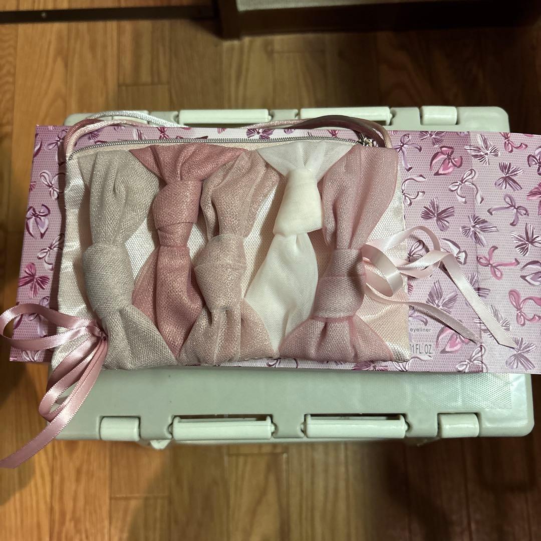 ジルスチュアート　2025 クリスマスコフレ　リボンファッションショー