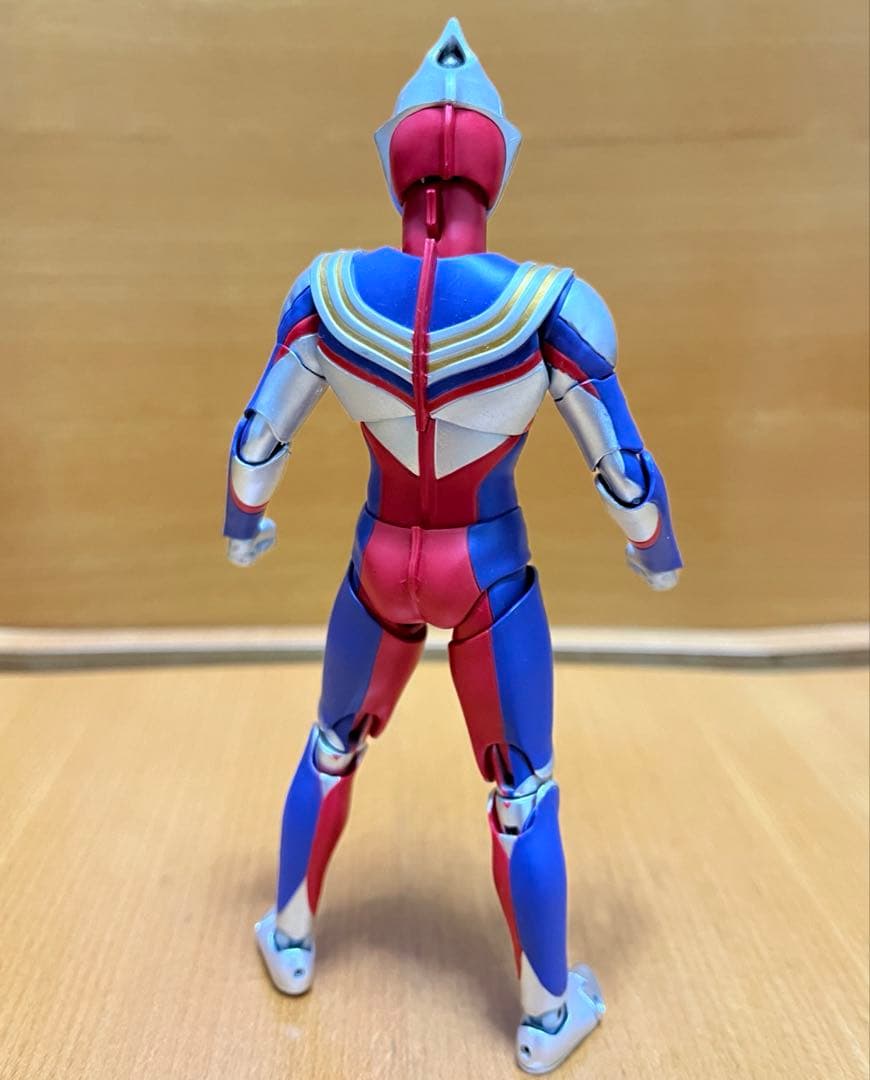 真骨彫　ウルトラマンティガ　マルチタイプ　初回生産版