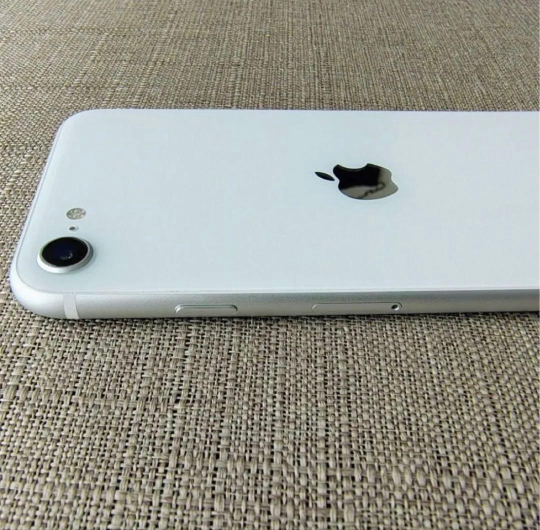 美品 iPhone SE 128GB ホワイト 第2世代 バッテリー100％