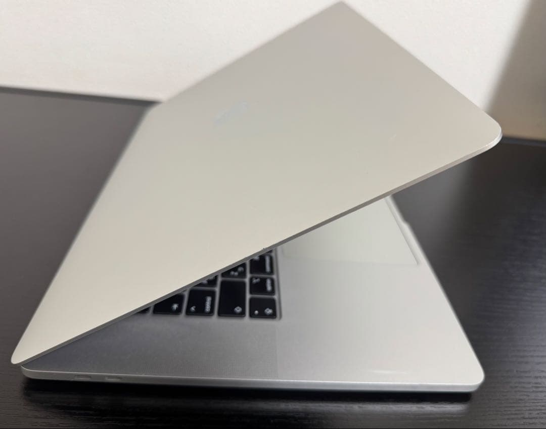 MacBookPro i9 32GB 1TB 充放電56回 バッテリー85%