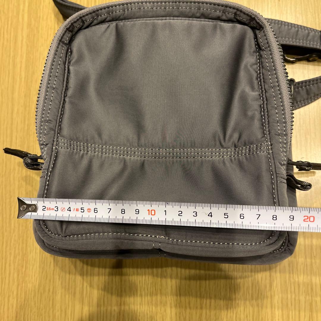 吉田カバンショルダーバッグ（サコッシュ）