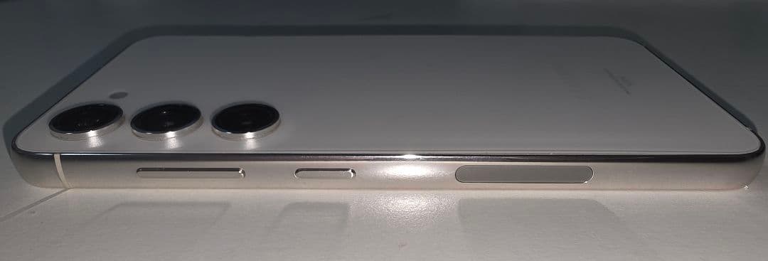 Samsung Galaxy S23 クリーム (au版)