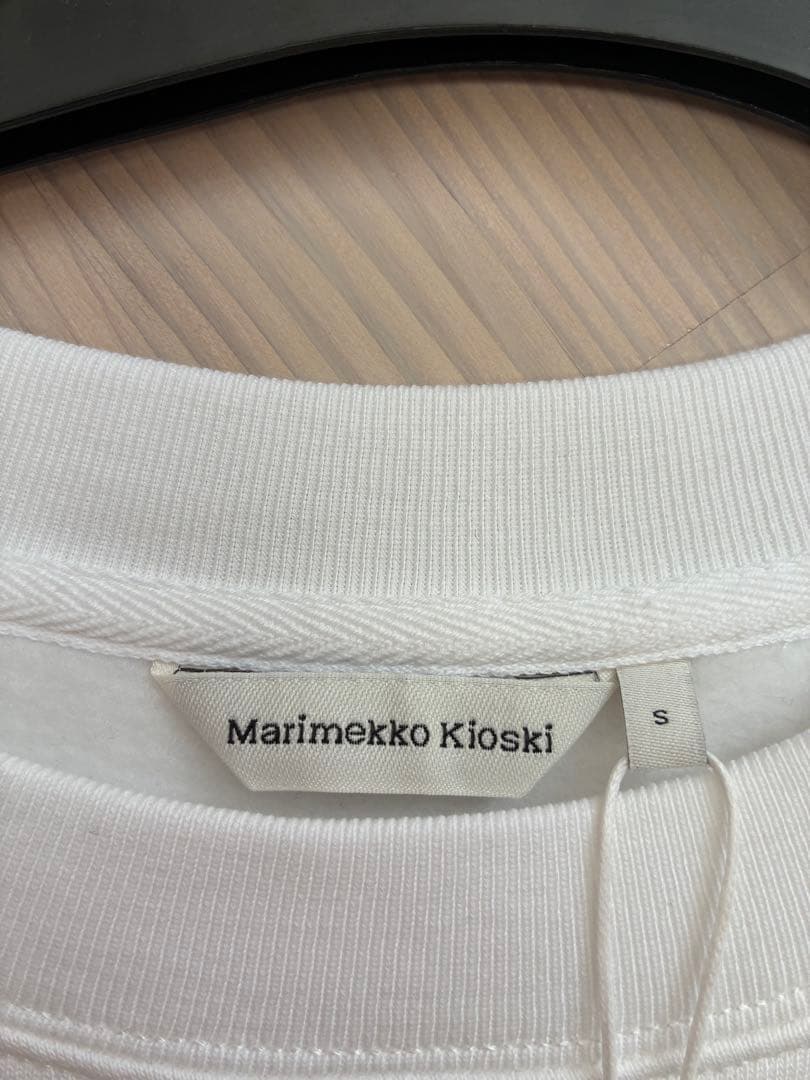 マリメッコ　トレーナー　Sサイズ 新品 ハンガーなし