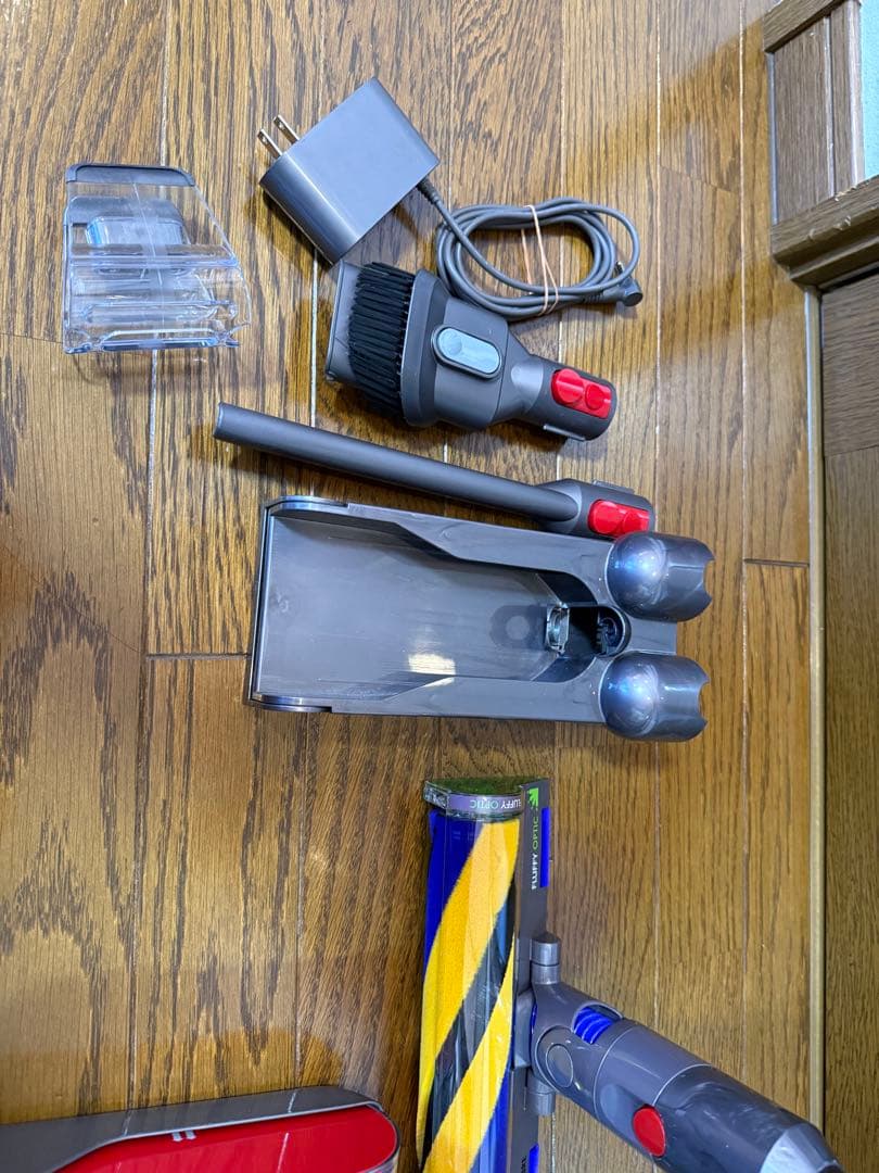 期間限定値下げ中 V12 SV49 ダイソン コードレス掃除機 分解清掃済み⑧