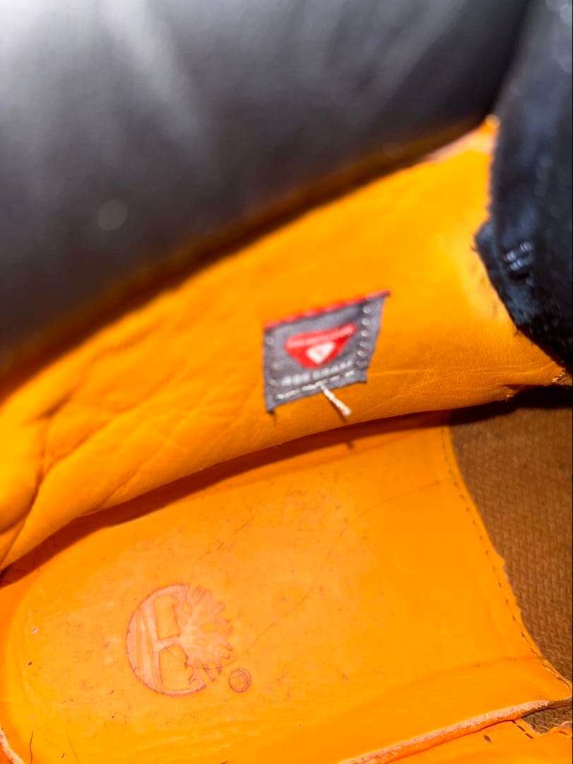 Timberland ブラックミッドカットブーツ