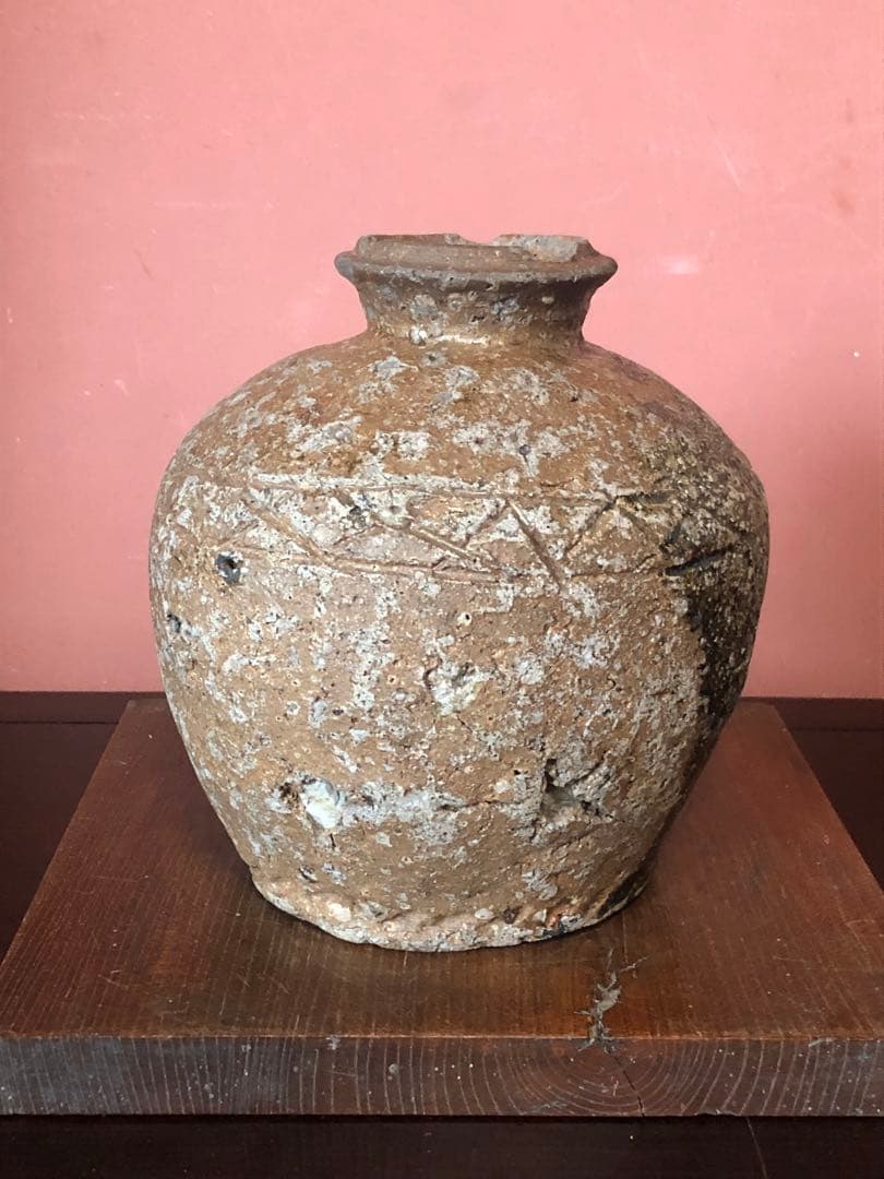 存在感抜群の古信楽桧垣文蹲壷、花生桐箱入