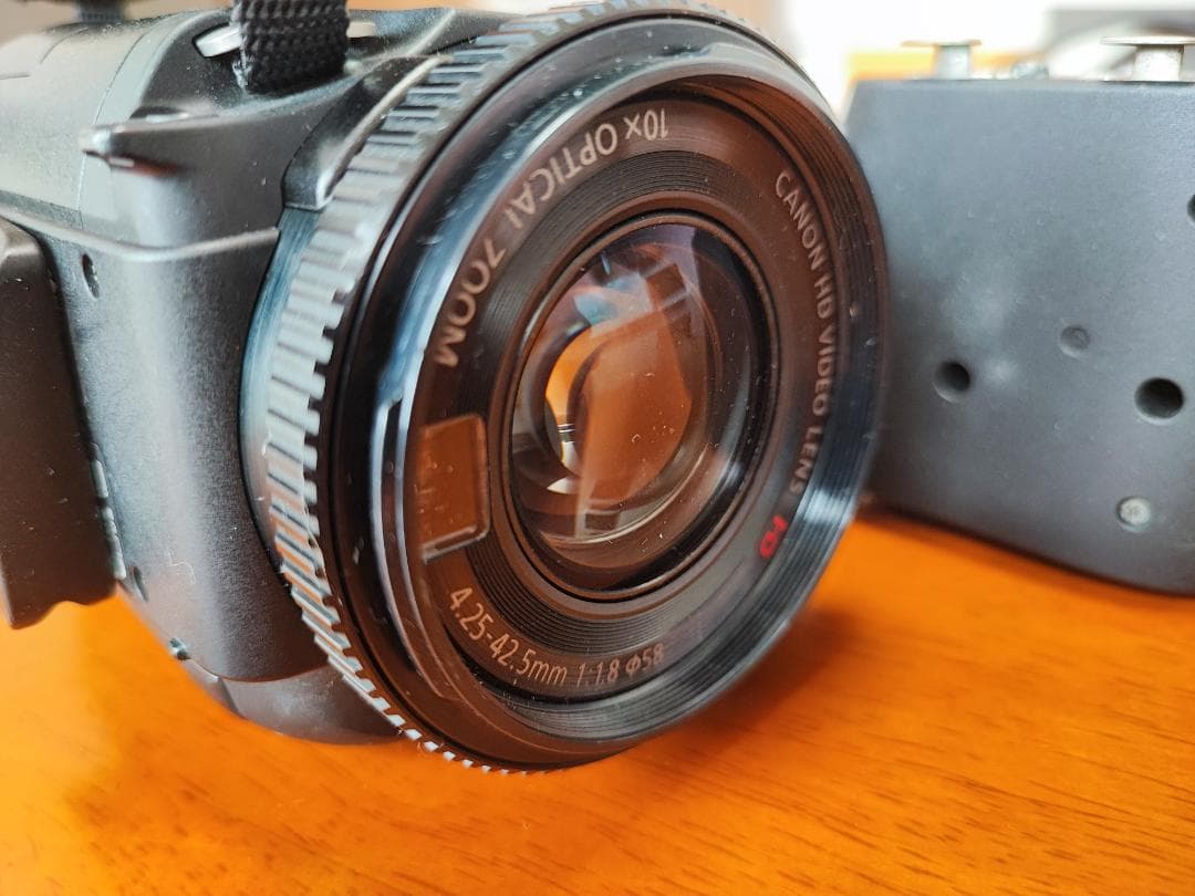 Canon XA10 業務用ビデオカメラ（XLRハンドルユニット付き）