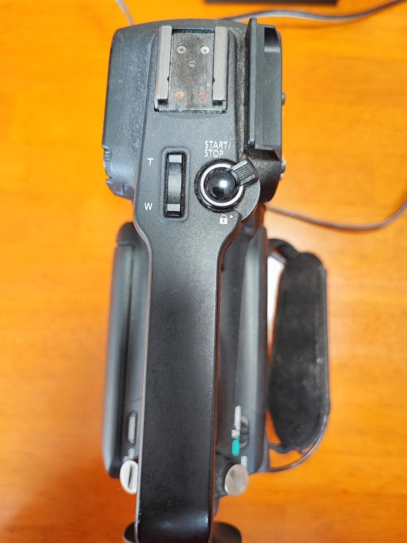 Canon XA10 業務用ビデオカメラ（XLRハンドルユニット付き）