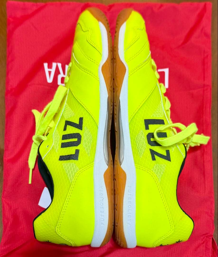 ルースイソンブラ　屋内　フットサルシューズ　イエロー　27.5 センチ　未使用品
