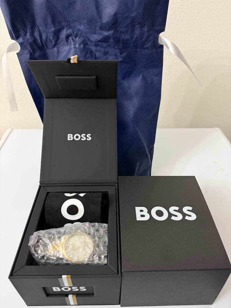 e*2様 BOSS ツートーン腕時計 マザーオブパールインレイ